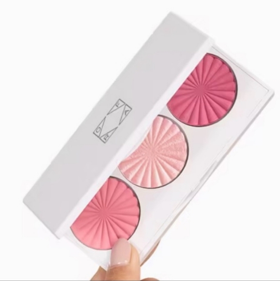 NEW SEALED OFRA COSMETICS Blossom Blush‎ Midi Palette Trio - Pink Shades - Picture 1 of 3